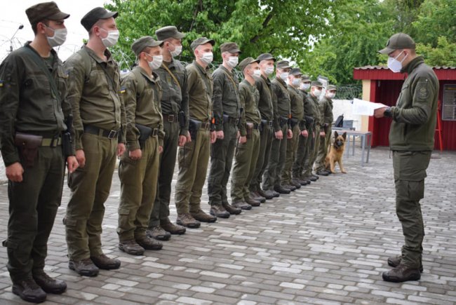 Луцький нацгвардієць розповів про роботу у конвойному підрозділі. ФОТО