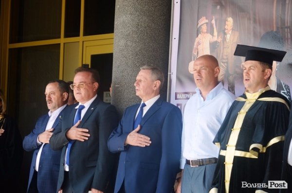 Нові студенти політеху пройшлися червоною доріжкою. ФОТОРЕПОРТАЖ