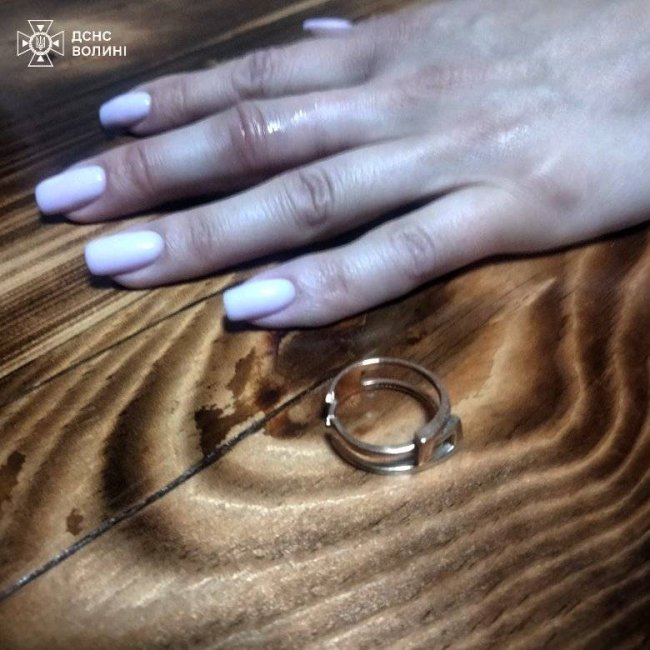 Лучанку з полону персня визволяли рятувальники. ФОТО