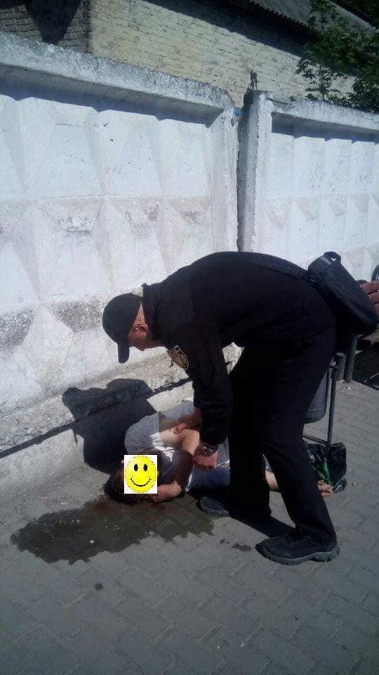 У Луцьку врятували чоловіка, який розбив голову посеред вулиці 