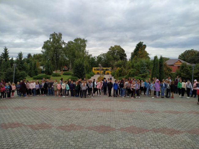 Школі під Луцьком купили новий автобус. ФОТО