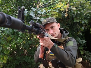 Строковик з Волині з товаришами витягнув чоловіка з-під завалів і врятував його