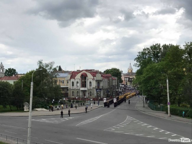 У Луцьку хресною ходою пройшли прихильники церкви Московського патріархату. ФОТО