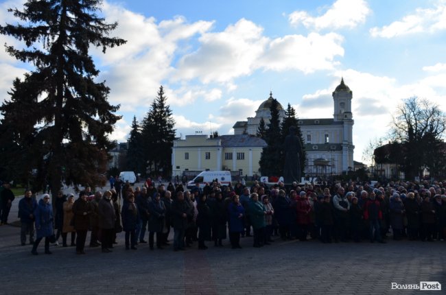 Загинув у день народження: Луцьк попрощався з воїном Віктором Лахаєм. ФОТОРЕПОРТАЖ