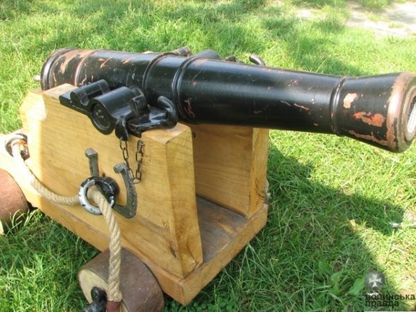 Під Луцьком козаки махали шаблями і стріляли з гармати. ФОТО