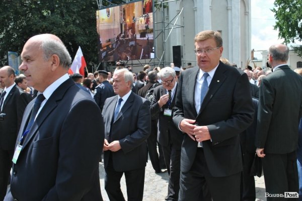 Голова Волинської обласної ради Володимир Войтович (зліва) і віце-прем'єр Костянтин Грищенко