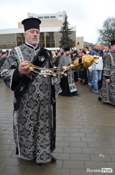 «Герої не вмирають!», – у Луцьку провели в останню путь майданівця. ФОТО. ВІДЕО