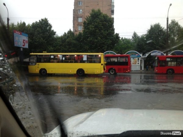 Луцьк заливає. ФОТО. ВІДЕО