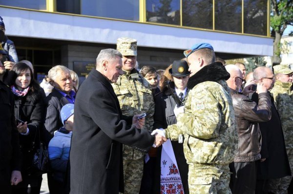 Луцький фотограф поділився світлинами-спогадами про Миколу Романюка