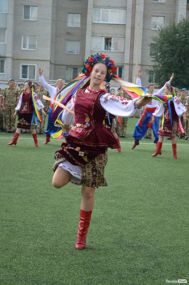 Майбутні захисники: у Луцьку для військових ліцеїстів пролунав перший дзвоник. ФОТО