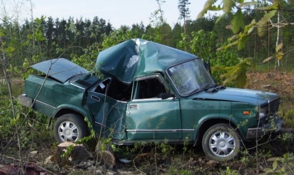 Смертельна аварія на Рівненщині: загинула жінка-водій. ФОТО. ВІДЕО
