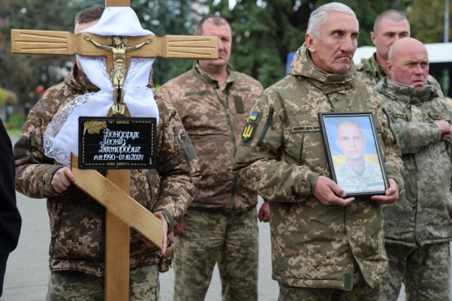 У Луцьку попрощалися з загиблими Героями Леонідом Бондаруком та Миколою Яцюком