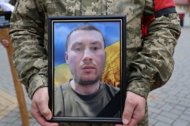 У Луцьку попрощалися з загиблими Героями Леонідом Бондаруком та Миколою Яцюком