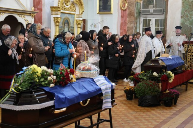 У Луцьку попрощалися з загиблими Героями Леонідом Бондаруком та Миколою Яцюком