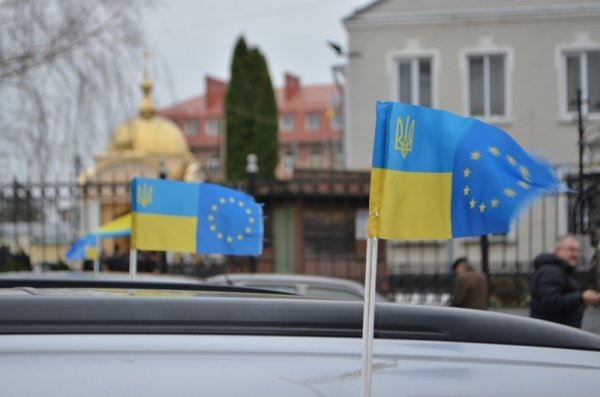 Автопробіг у Луцьку: усіх кличуть на майдан. ФОТО. ВІДЕО