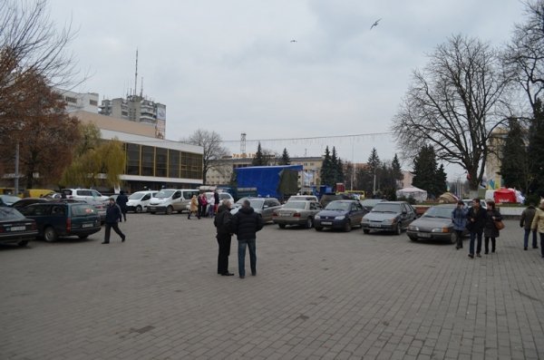 Автопробіг у Луцьку: усіх кличуть на майдан. ФОТО. ВІДЕО