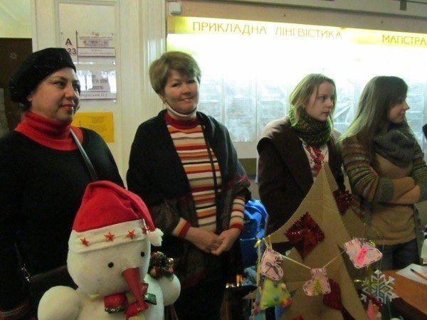 У Луцьку - благодійний аукціон хендмейду. ФОТО