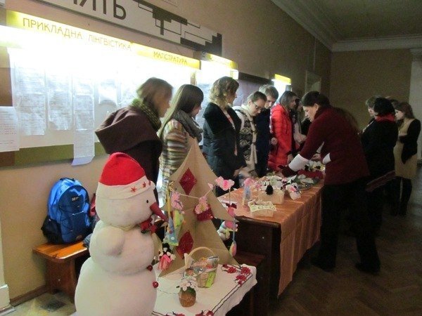 У Луцьку - благодійний аукціон хендмейду. ФОТО