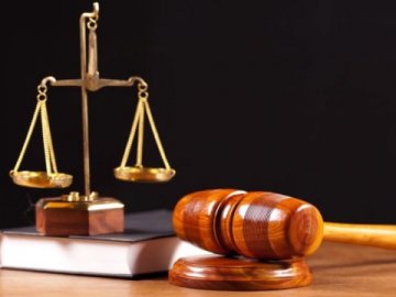 Волинянин, який крав могильні плити, уникнув арешту майна