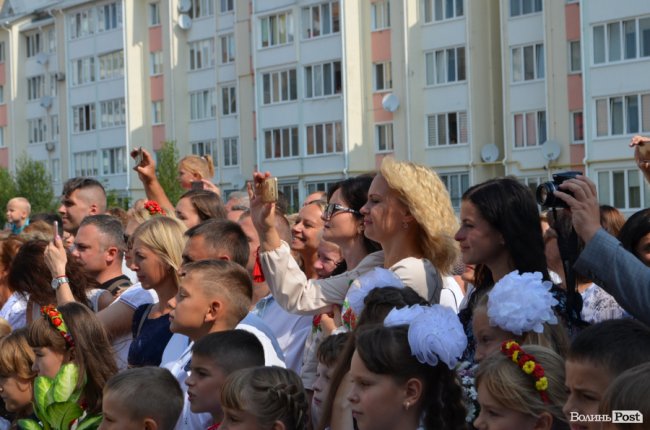 Під гаслом «Вперше»: луцька школа №27 відкрила свої двері. ФОТОРЕПОРТАЖ