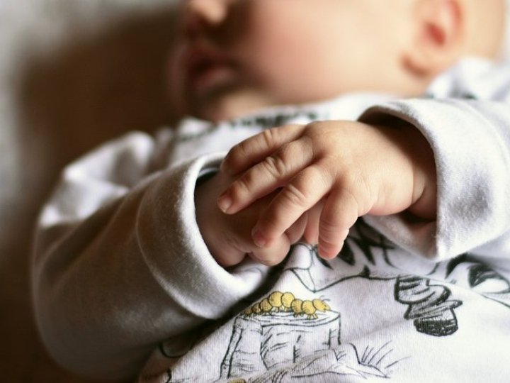 Пологи вдома: 31-річна волинянка народила шосту дитину
