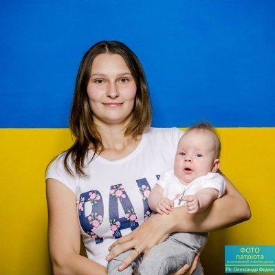 Флеш-моб у Луцьку: мешканці масово роблять «фото патріота». ФОТО