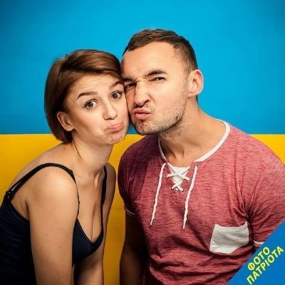 Флеш-моб у Луцьку: мешканці масово роблять «фото патріота». ФОТО