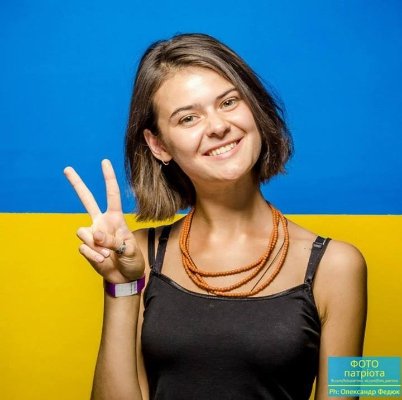 Флеш-моб у Луцьку: мешканці масово роблять «фото патріота». ФОТО