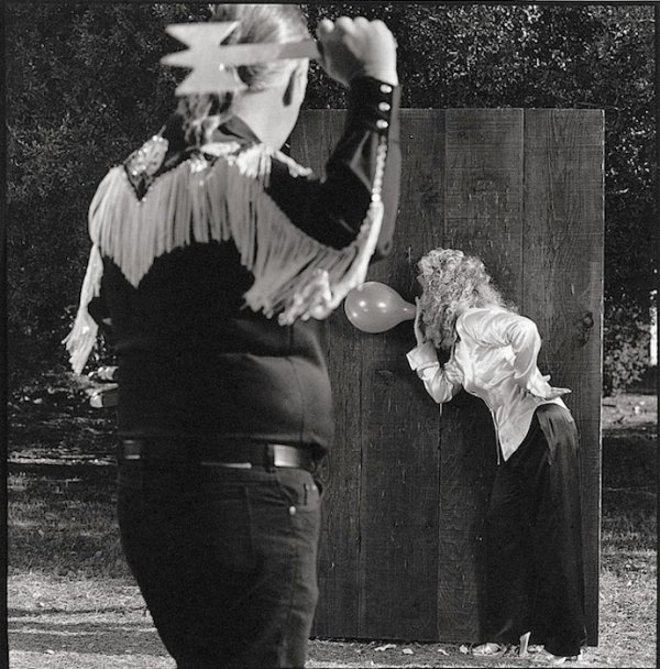 Асистентка метальника ножів