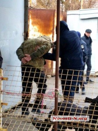 У Миколаєві банда з 18 осіб намагалась пограбувати ринок. ФОТО