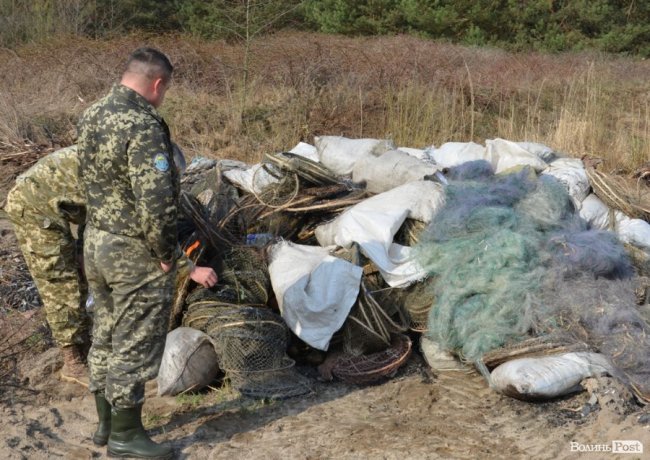 У нацпарку на Волині знищили рибальські знаряддя браконьєрів. ФОТО