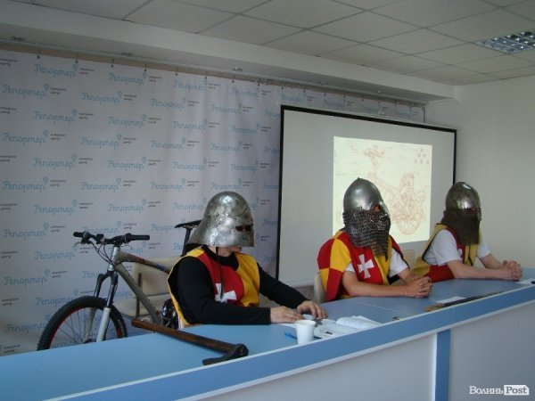 Велолицарі запрошують лучан на костюмований велопробіг. ФОТО 