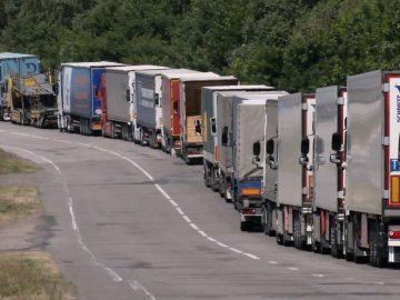 Рух пунктом пропуску «Ягодин-Дорогуськ» досі заблокований