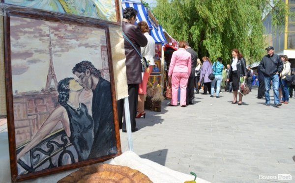 У центрі Луцька – виставка талантів зі всієї області. ФОТО 