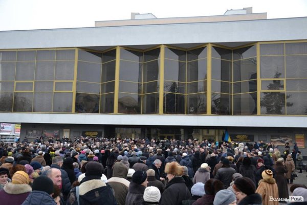 Луцьк прощається із Миколою Романюком. ФОТО