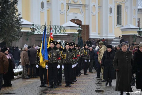 Луцьк прощається із Миколою Романюком. ФОТО