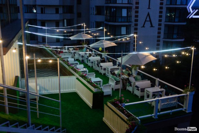 У Луцьку відкрили нову літню терасу із неймовірним краєвидом на місто*