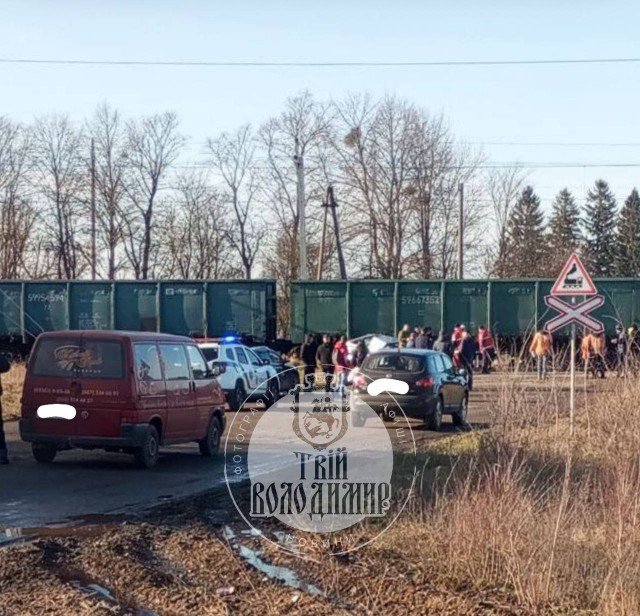 На Волині автівка потрапила під потяг