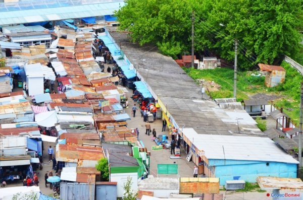 Луцьк з В'їзної вежі замку. ФОТО