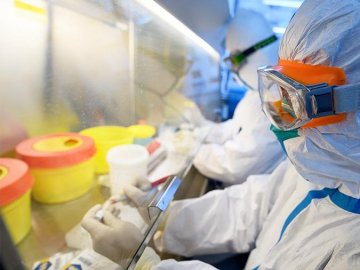 У МЗС повідомили, скільки українців захворіло на COVID-19 за кордоном