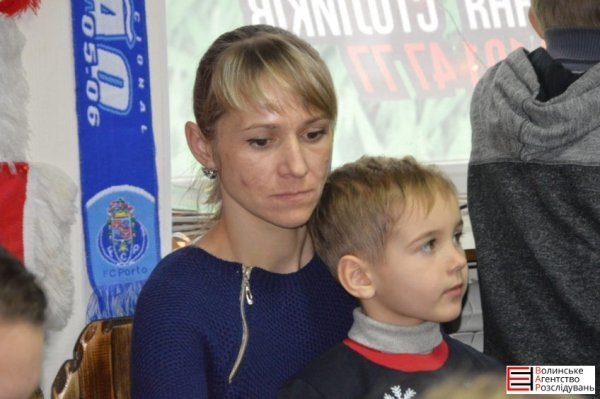 Святий Миколай влаштував дітям атошників свято в ультрас-пабі