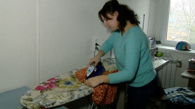 Педагогині на Волині шиють спідню білизну для захисників. ФОТО. ВІДЕО