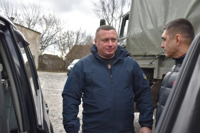 Волинь передала військовим дві вантажівки з генераторами, пічками-буржуйками. ФОТО