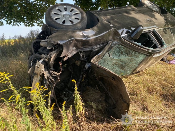 18-річна лучанка злетіла в кювет та врізалась у дерево