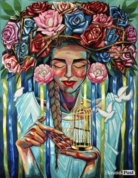 У центрі Луцька посеред ночі  створювали нове графіті. ФОТО