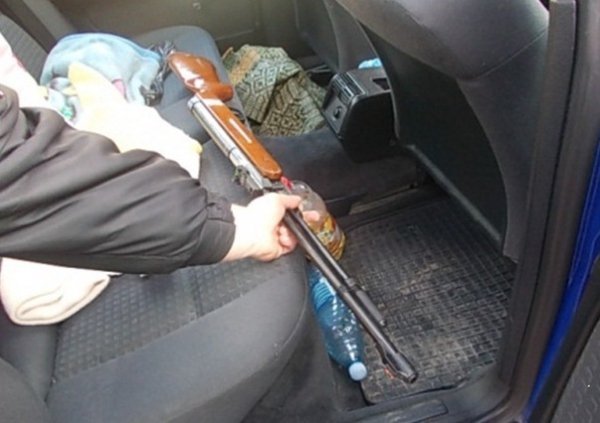 В Устилузі затримали іномарку з рушницею в сидінні