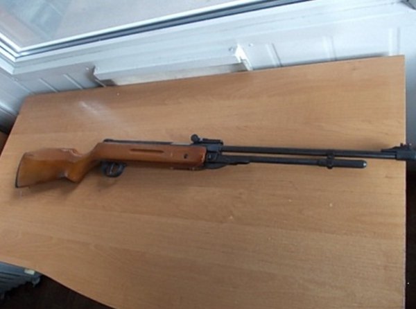 В Устилузі затримали іномарку з рушницею в сидінні