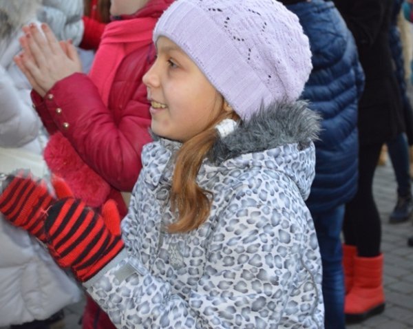 У Ковелі понад сто дітей танцювали святковий флеш-моб. ФОТО