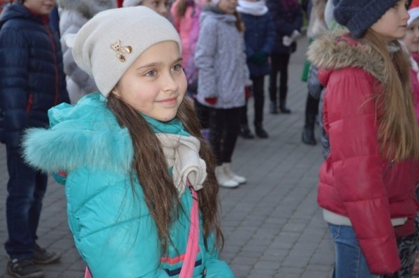 У Ковелі понад сто дітей танцювали святковий флеш-моб. ФОТО