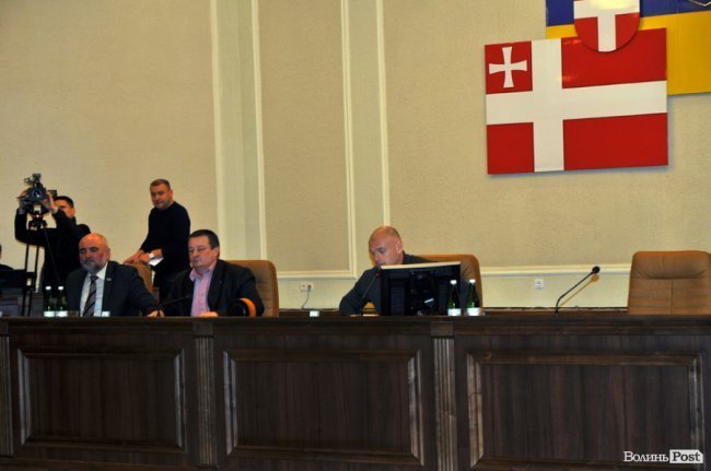 Позачергова сесія Волиньради: 26 фотомиттєвостей